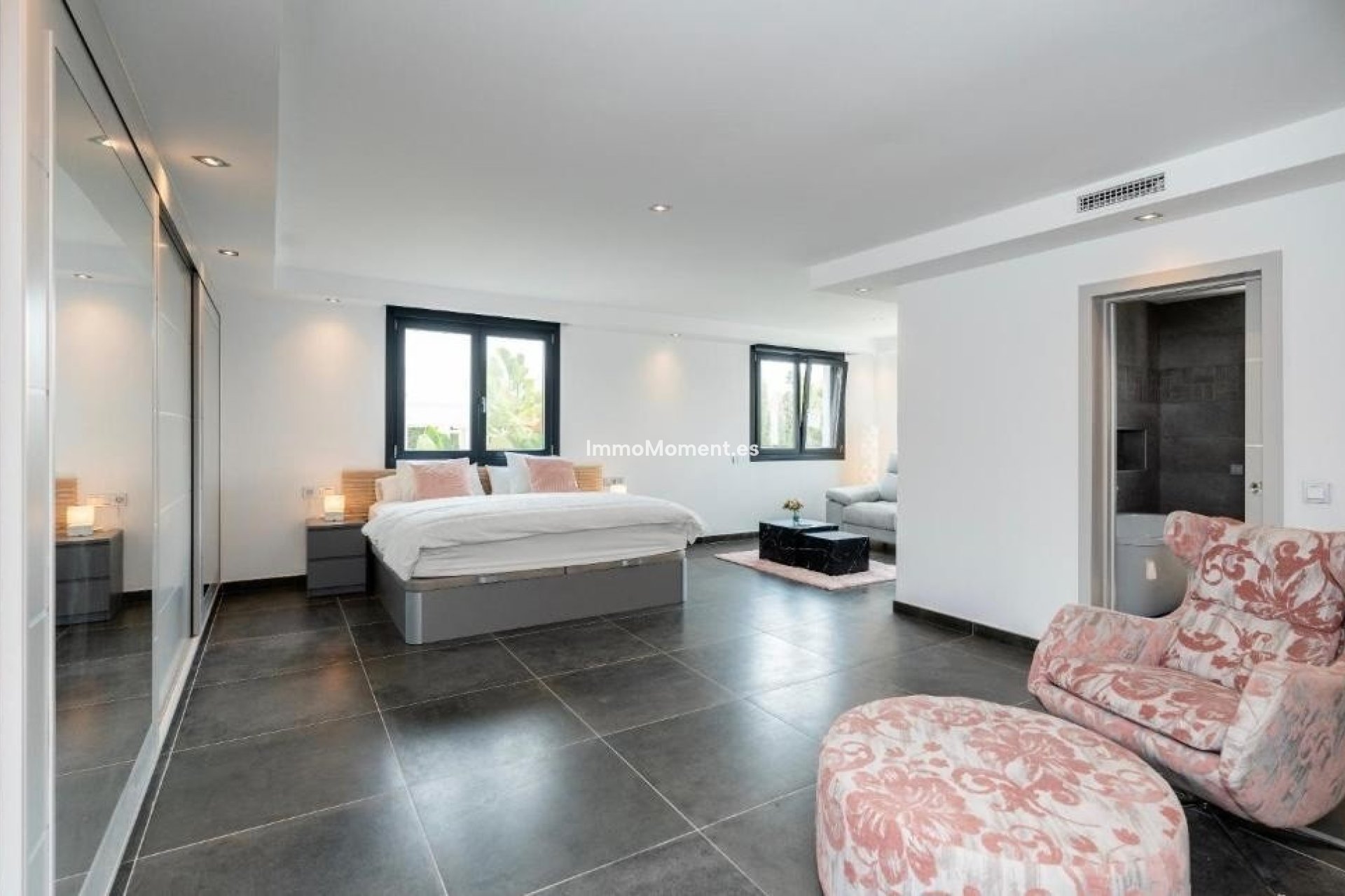 Resale - Detached villa - Marbella - Nueva Andalucía