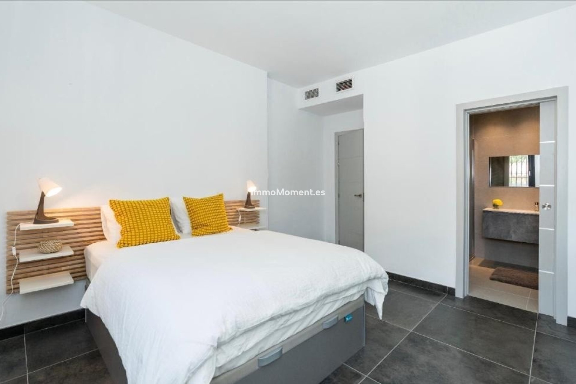 Resale - Detached villa - Marbella - Nueva Andalucía