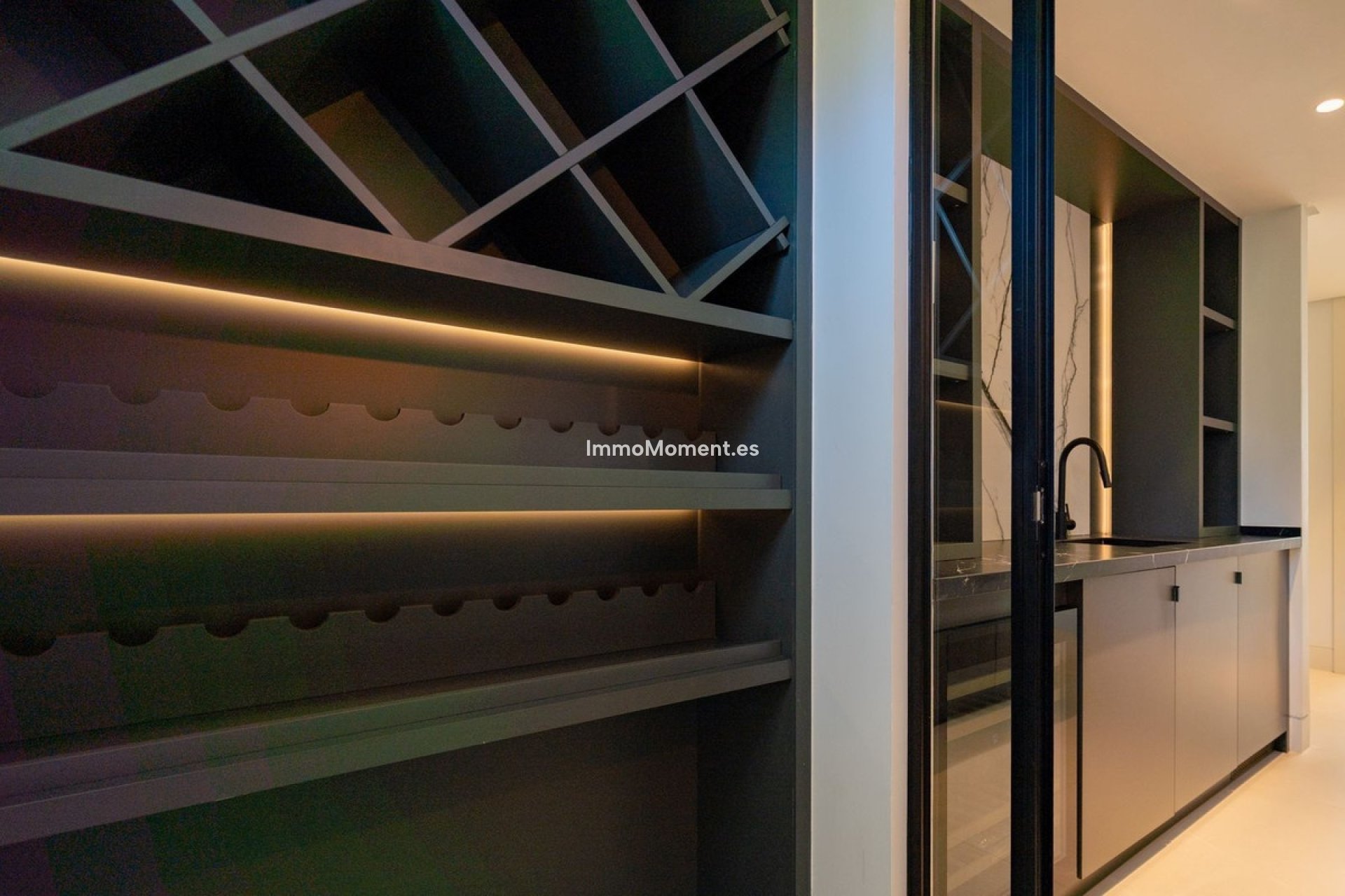Resale - Detached villa - Marbella - Nueva Andalucía