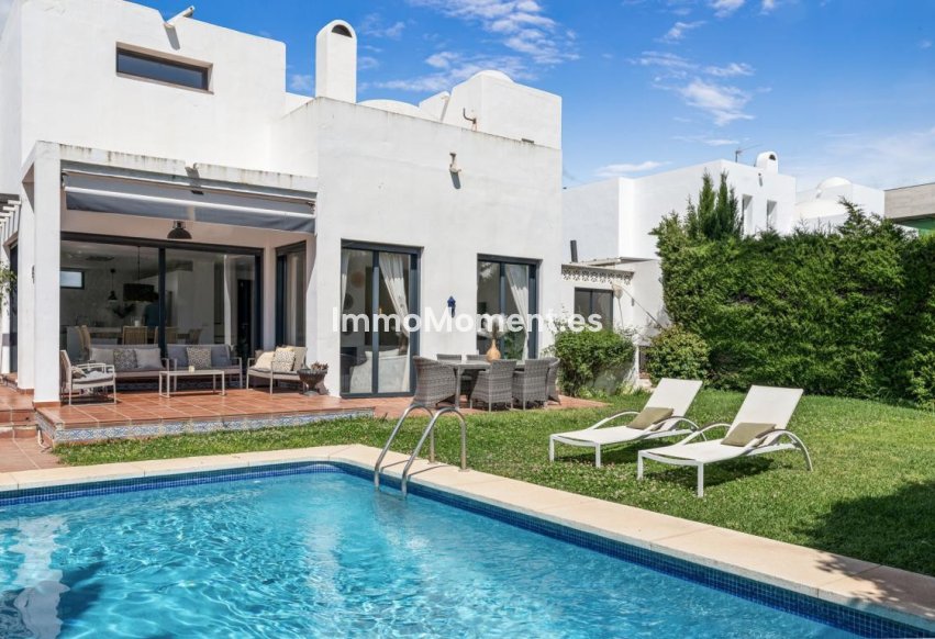 Resale - Detached villa - Marbella - Nueva Andalucía