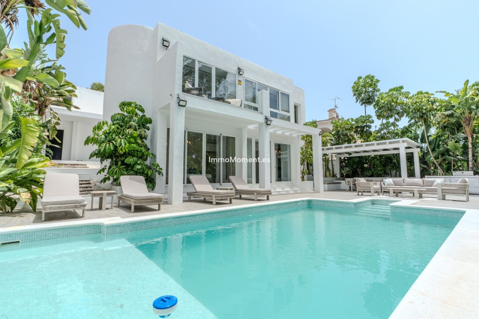 Resale - Detached villa - Marbella - Nueva Andalucía