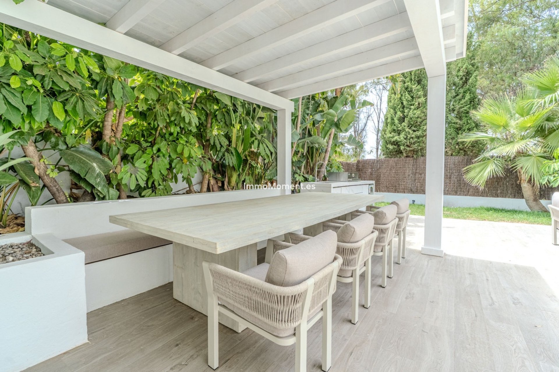 Resale - Detached villa - Marbella - Nueva Andalucía