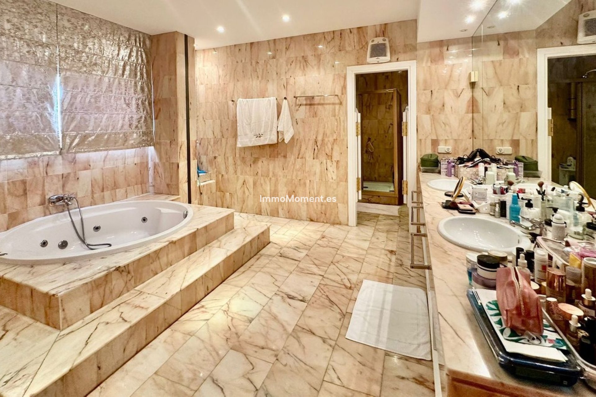 Resale - Detached villa - Marbella - Nueva Andalucía