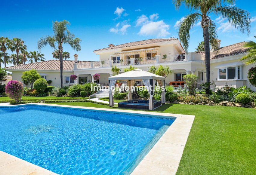 Resale - Detached villa - Marbella - Nueva Andalucía