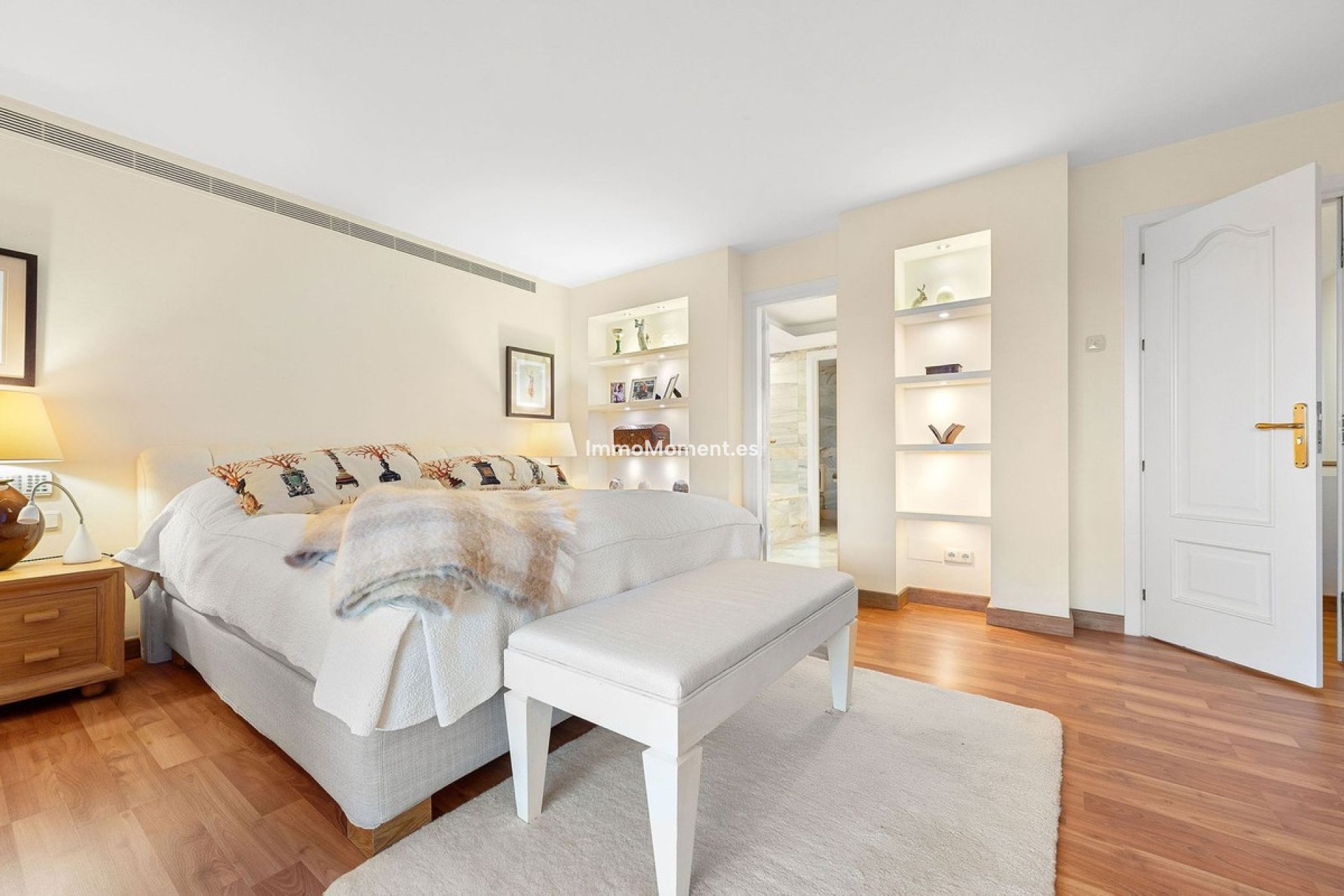 Resale - Detached villa - Marbella - Nueva Andalucía