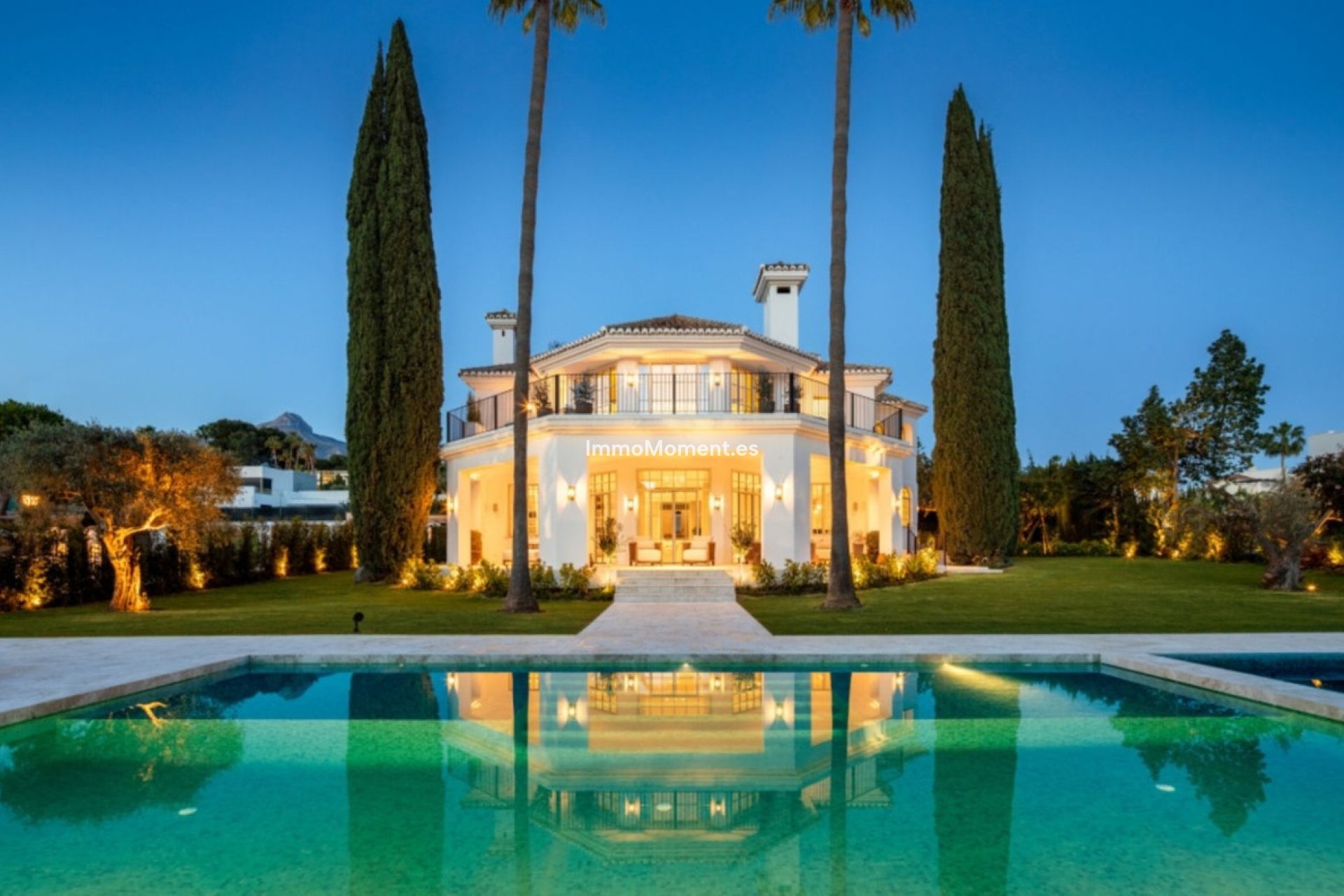 Resale - Detached villa - Marbella - Nueva Andalucía