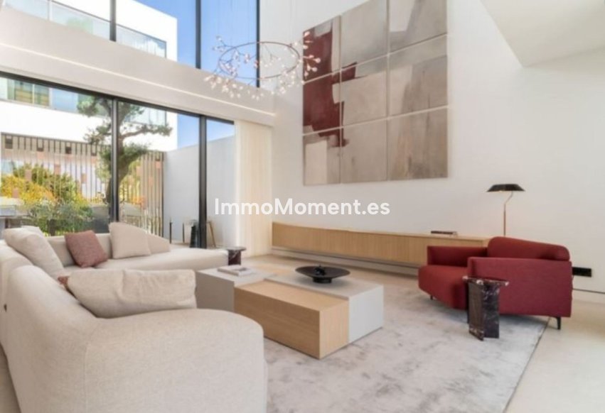Resale - Detached villa - Marbella - Nueva Andalucía