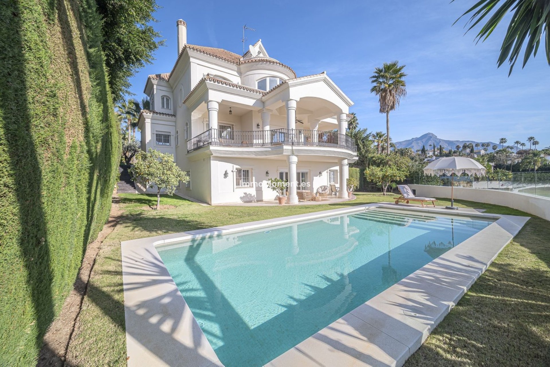 Resale - Detached villa - Marbella - Nueva Andalucía