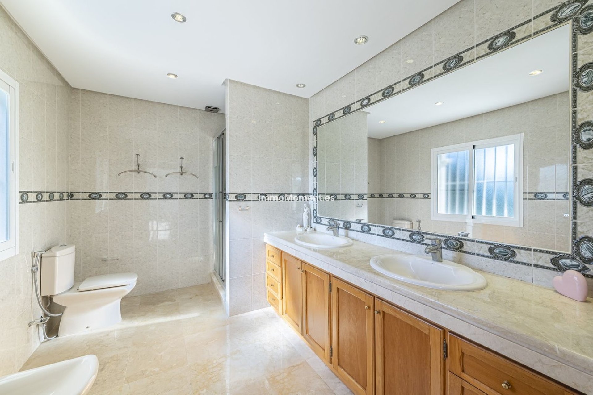 Resale - Detached villa - Marbella - Nueva Andalucía