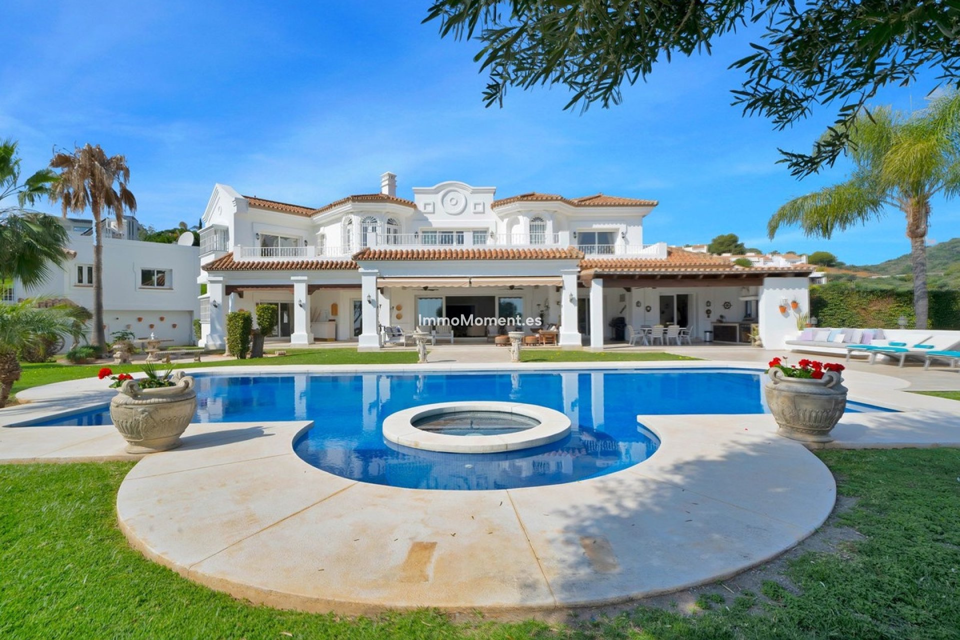 Resale - Detached villa - Marbella - Nueva Andalucía