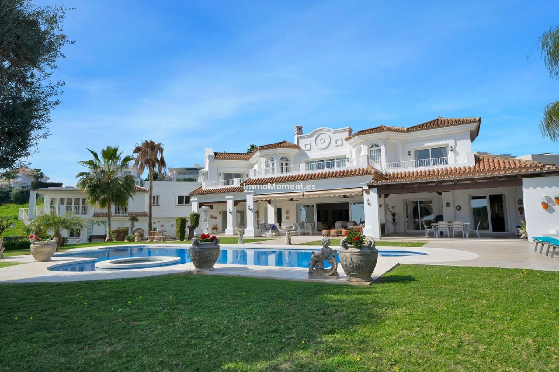 Resale - Detached villa - Marbella - Nueva Andalucía