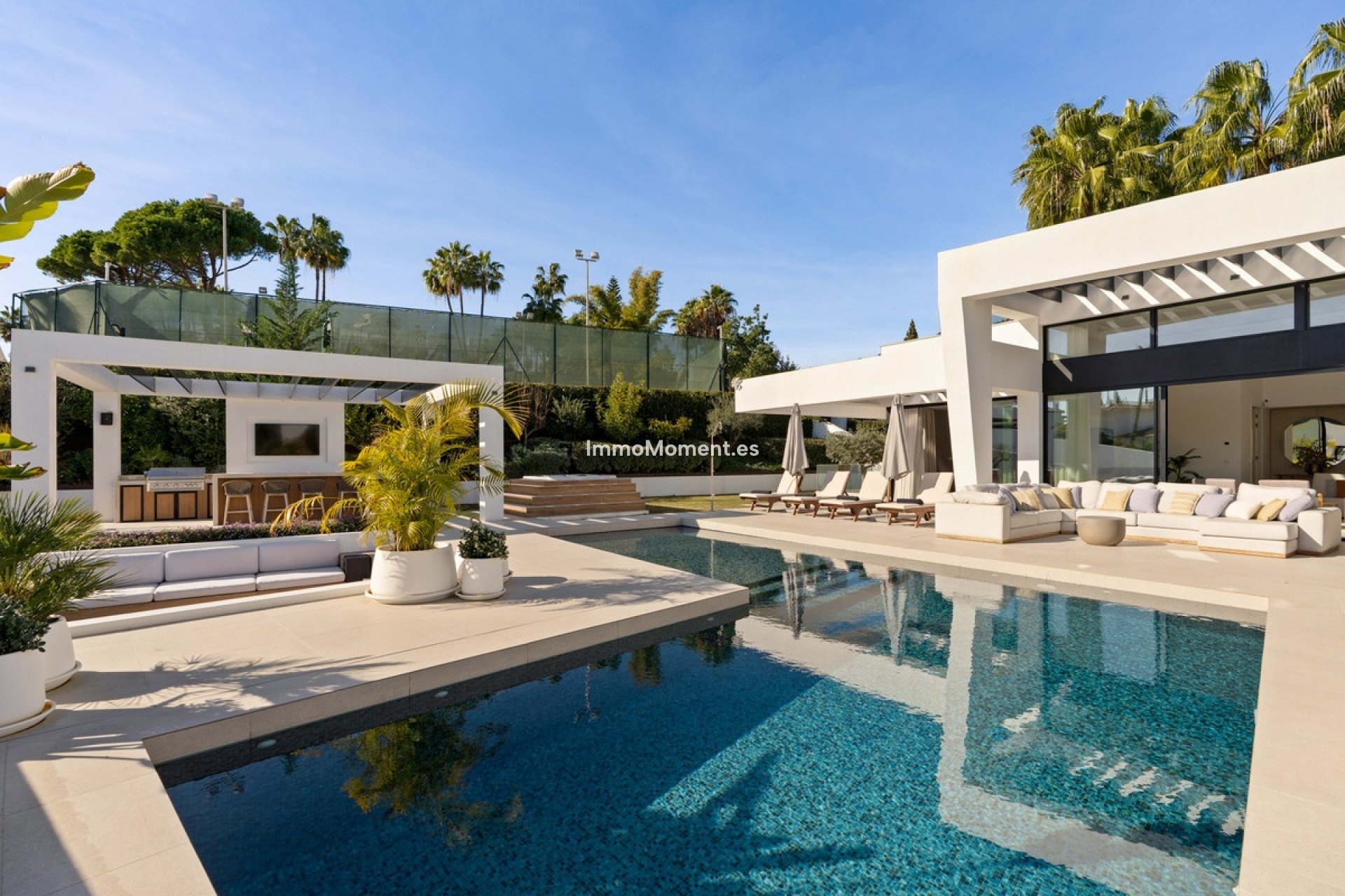 Resale - Detached villa - Marbella - Nueva Andalucía