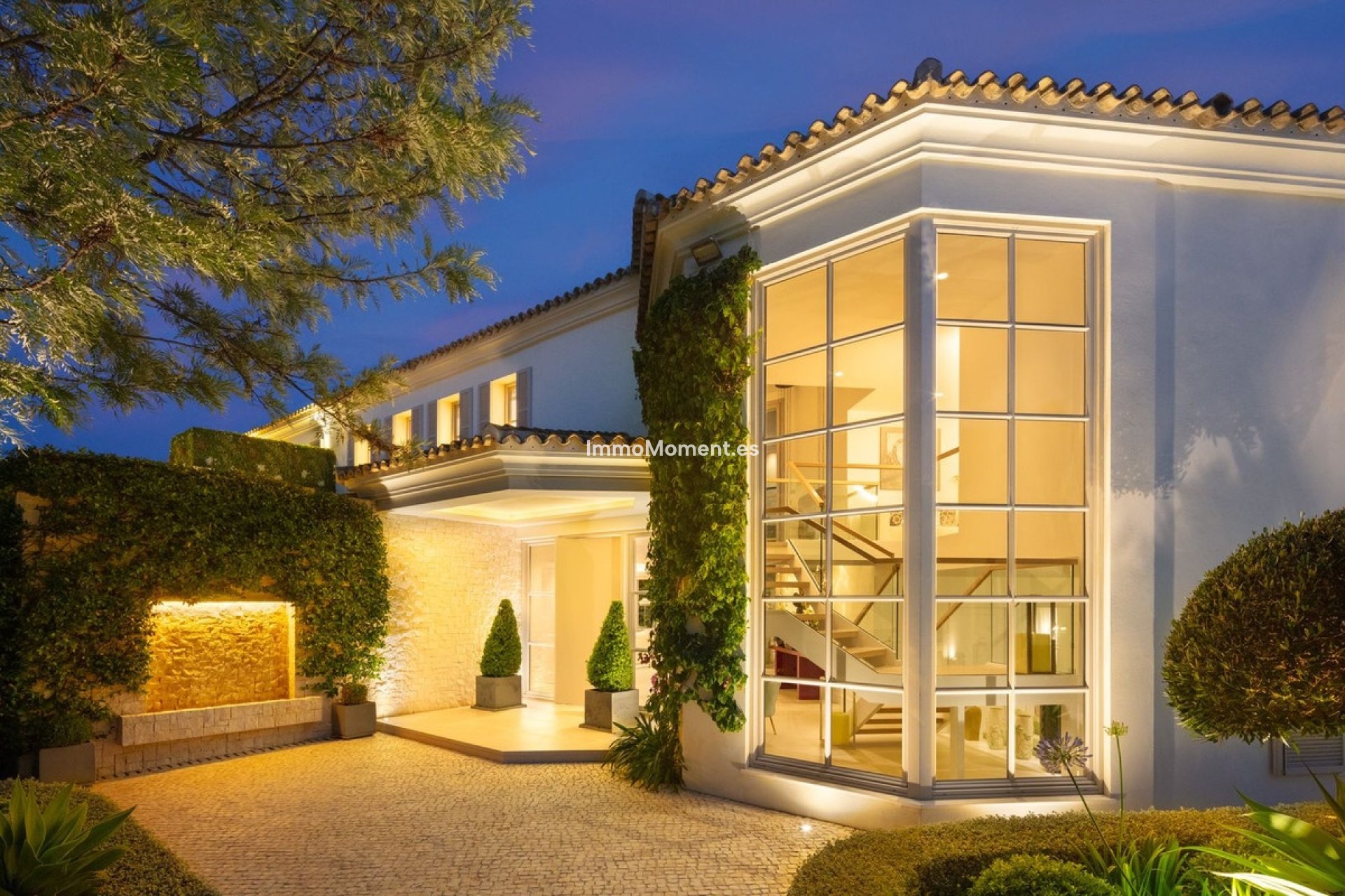 Resale - Detached villa - Marbella - Nueva Andalucía