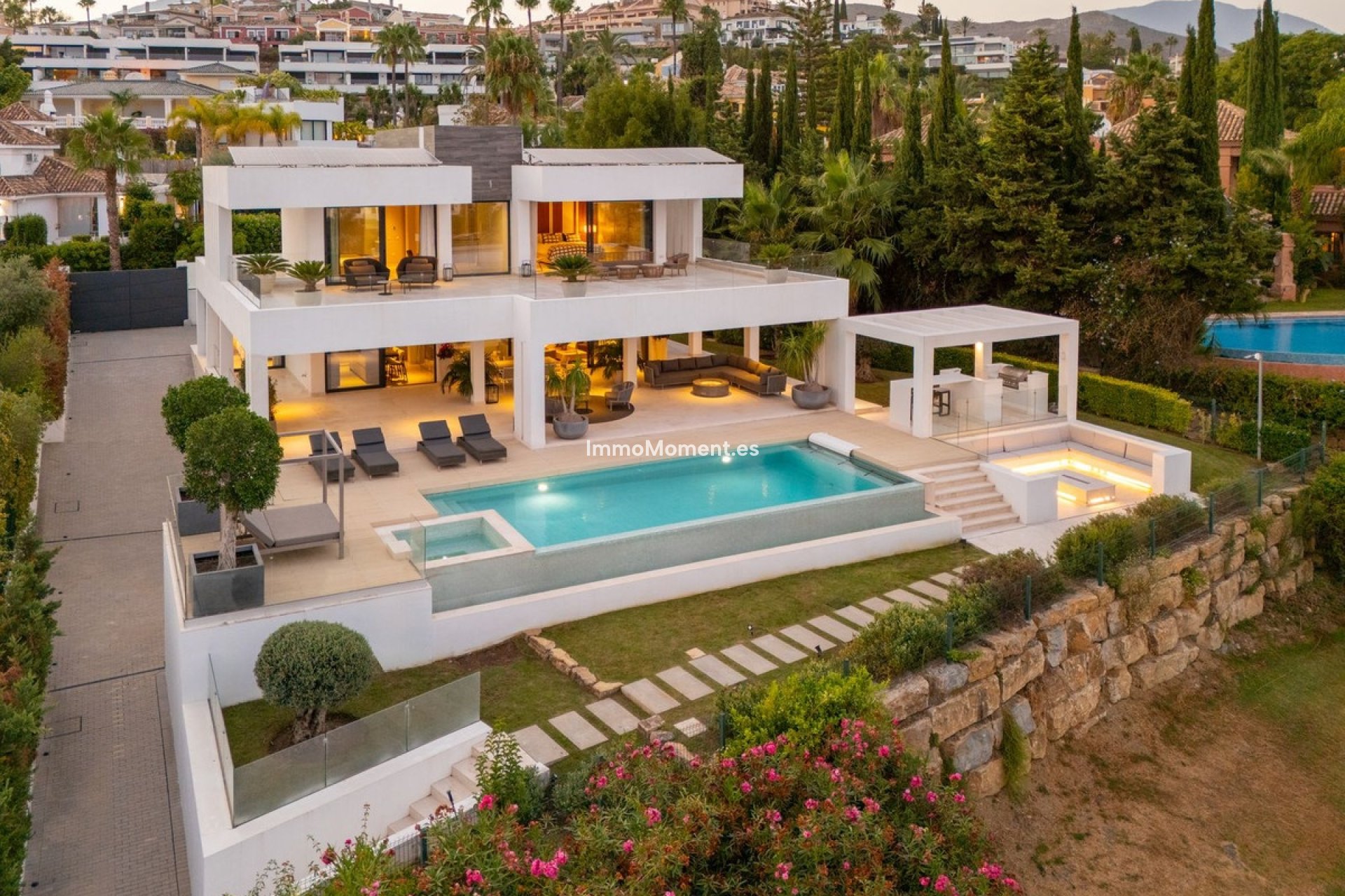 Resale - Detached villa - Marbella - Nueva Andalucía