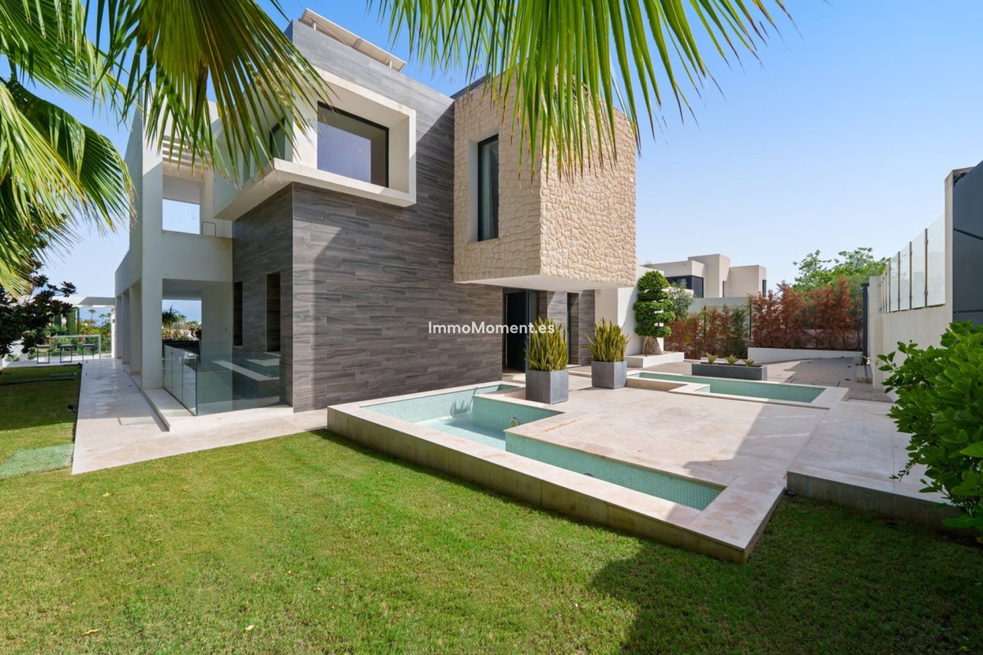 Resale - Detached villa - Marbella - Nueva Andalucía