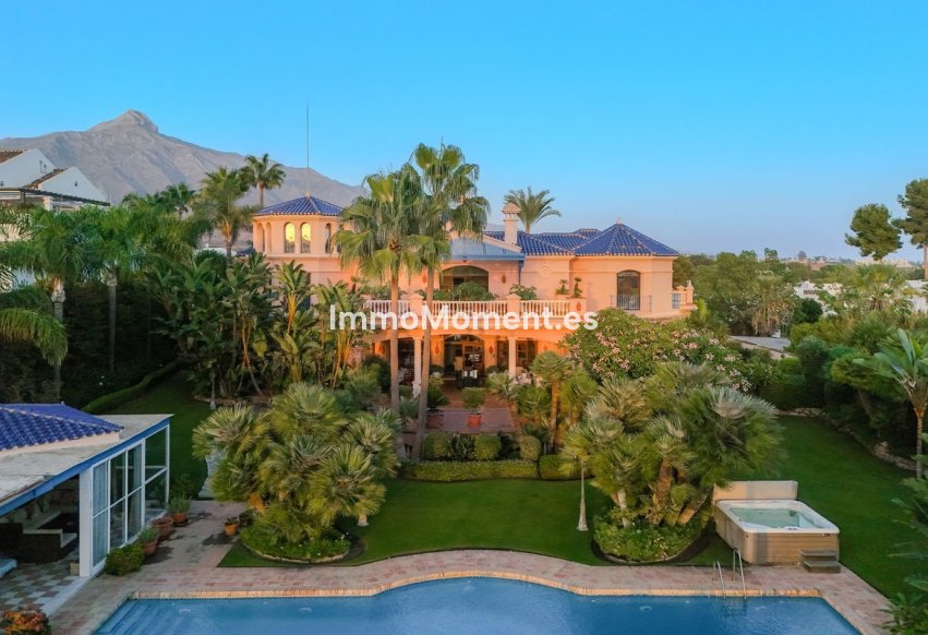 Resale - Detached villa - Marbella - Nueva Andalucía