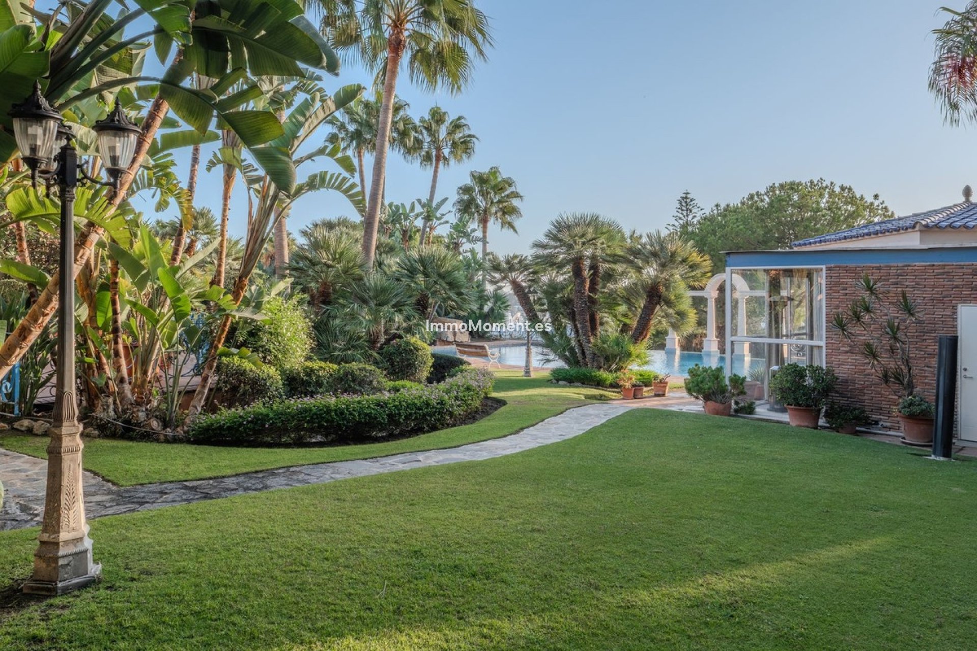 Resale - Detached villa - Marbella - Nueva Andalucía