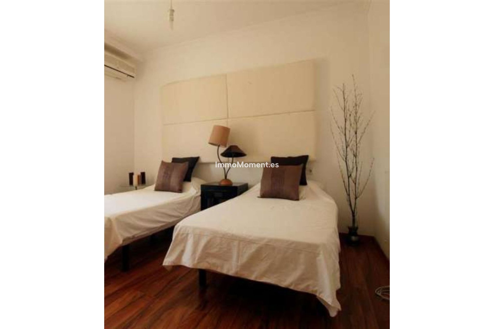 Resale - Detached villa - Marbella - Nueva Andalucía