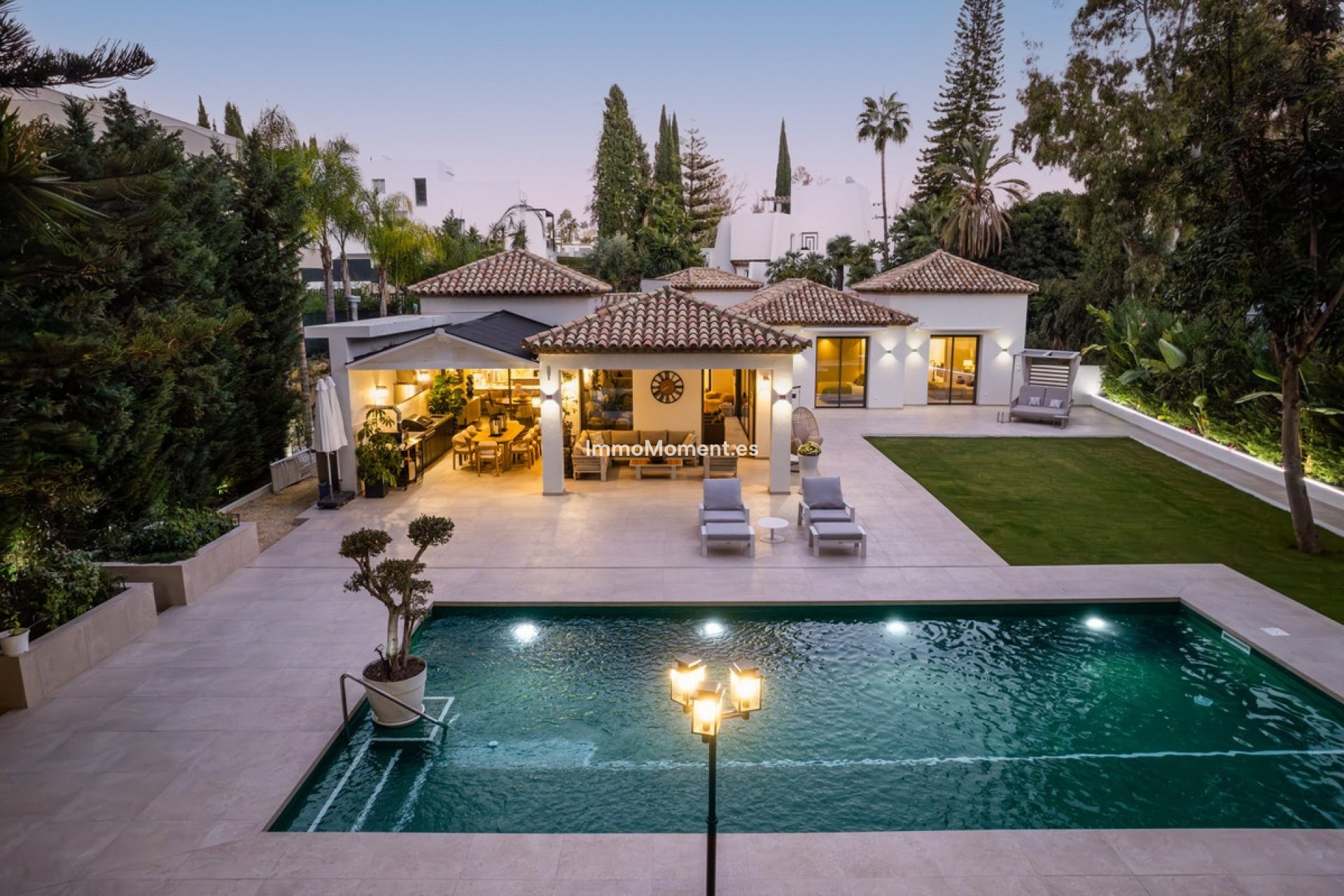 Resale - Detached villa - Marbella - Nueva Andalucía
