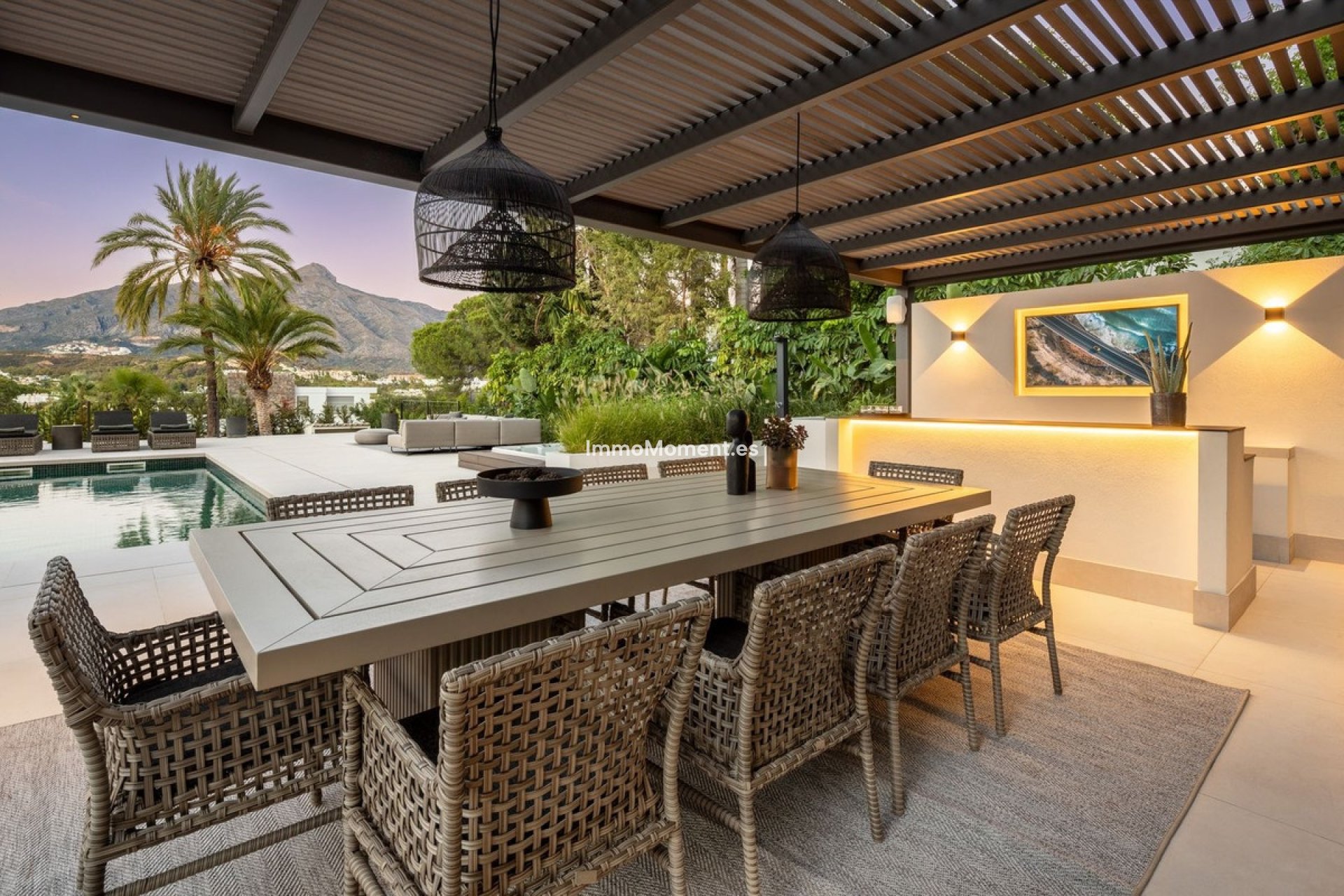 Resale - Detached villa - Marbella - Nueva Andalucía