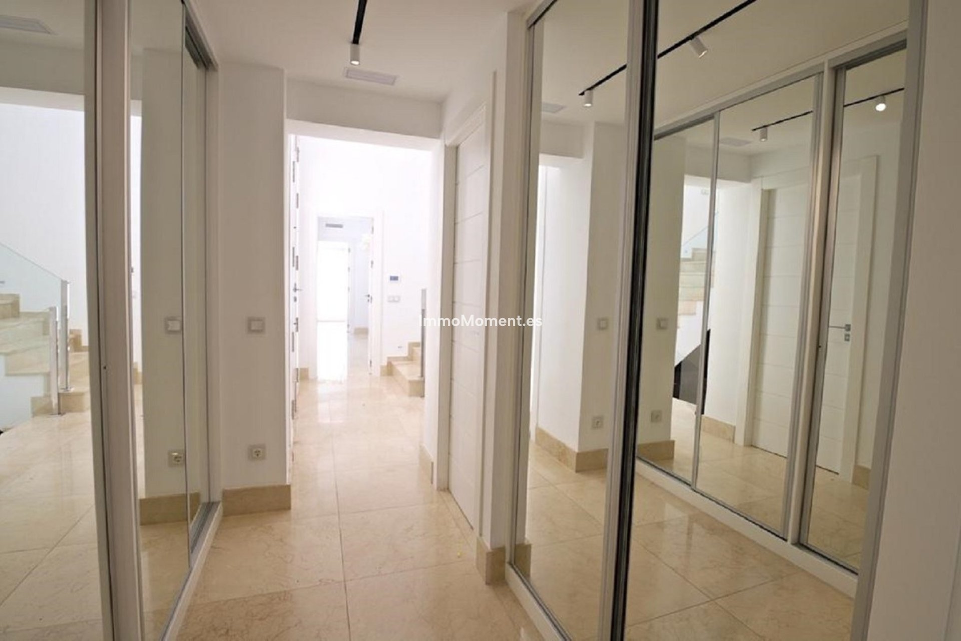 Resale - Detached villa - Marbella - Nueva Andalucía