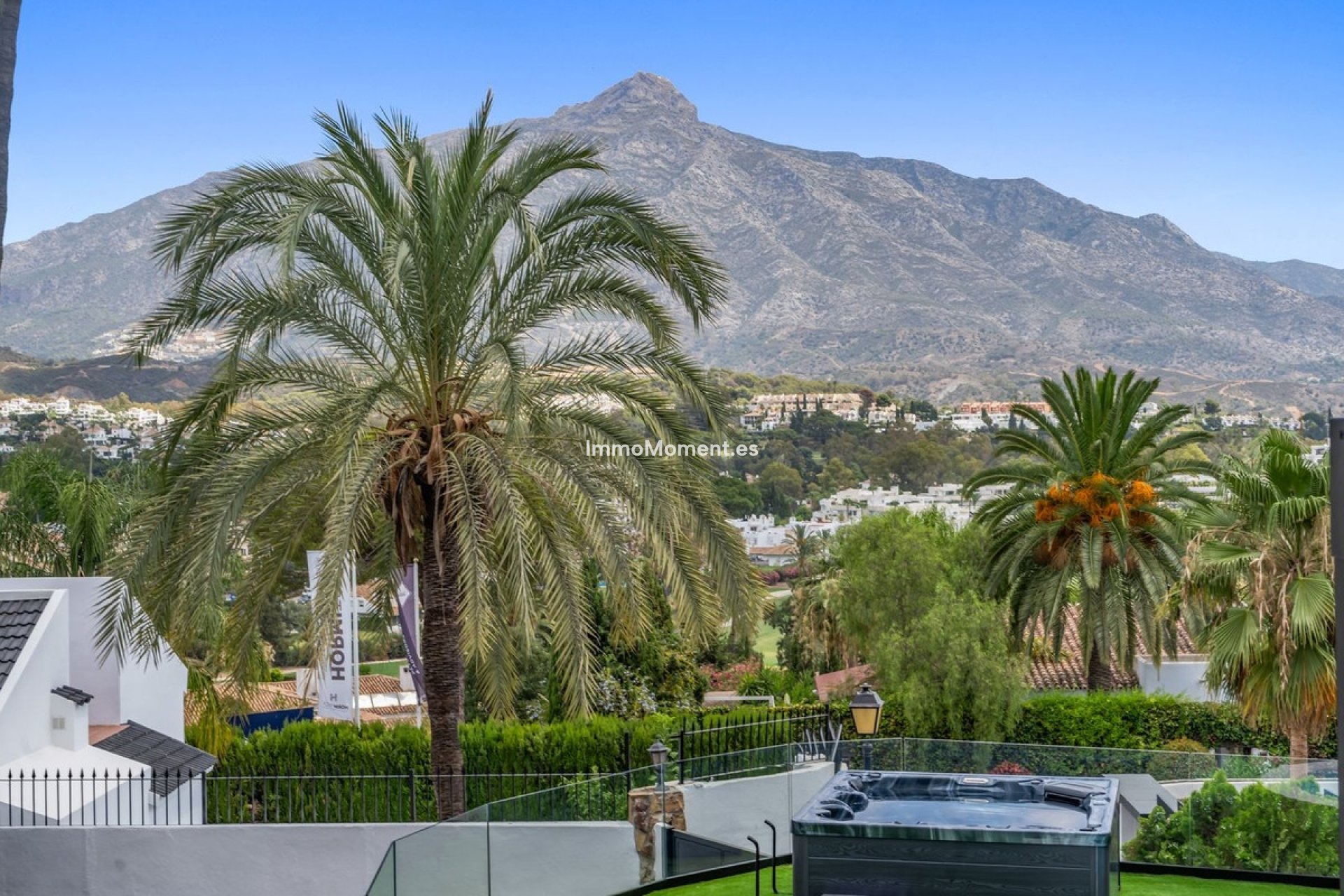 Resale - Detached villa - Marbella - Nueva Andalucía