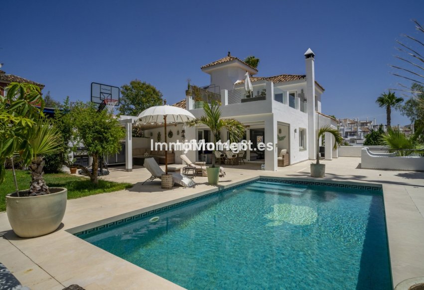 Resale - Detached villa - Marbella - Nueva Andalucía