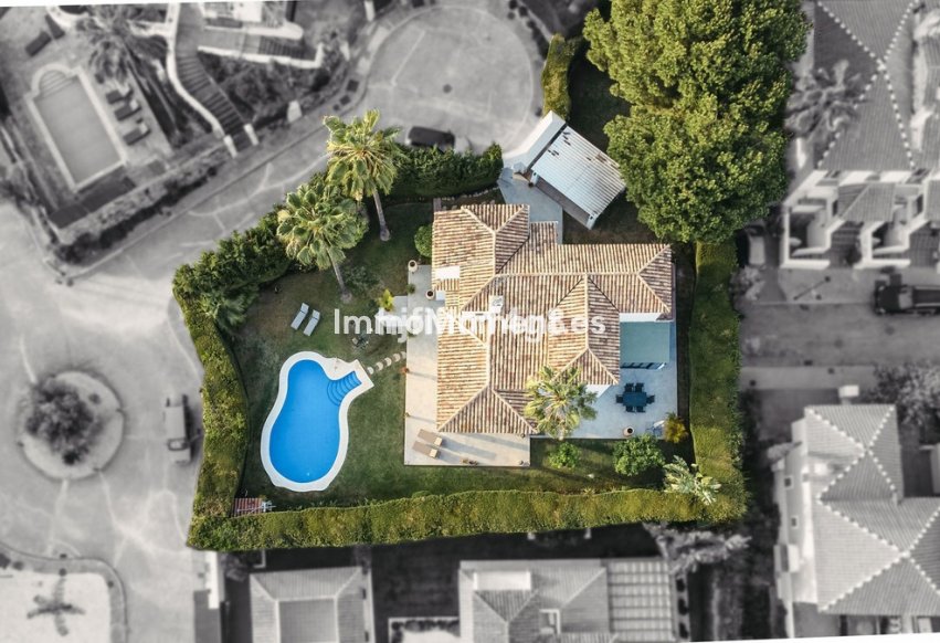 Resale - Detached villa - Marbella - Nueva Andalucía