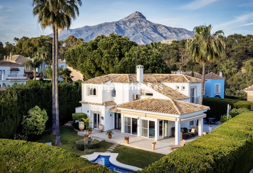 Resale - Detached villa - Marbella - Nueva Andalucía