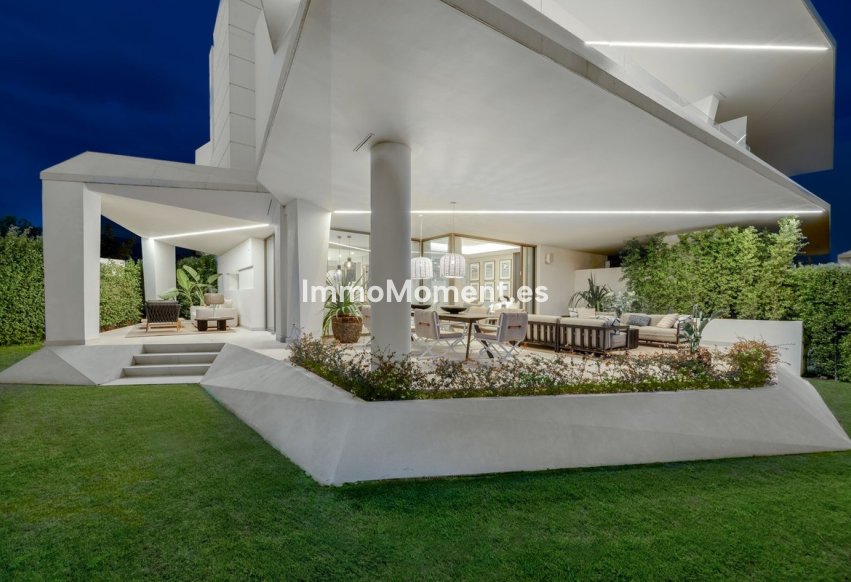 Resale - Detached villa - Marbella - Nueva Andalucía