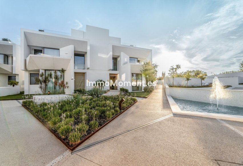 Resale - Detached villa - Marbella - Nueva Andalucía