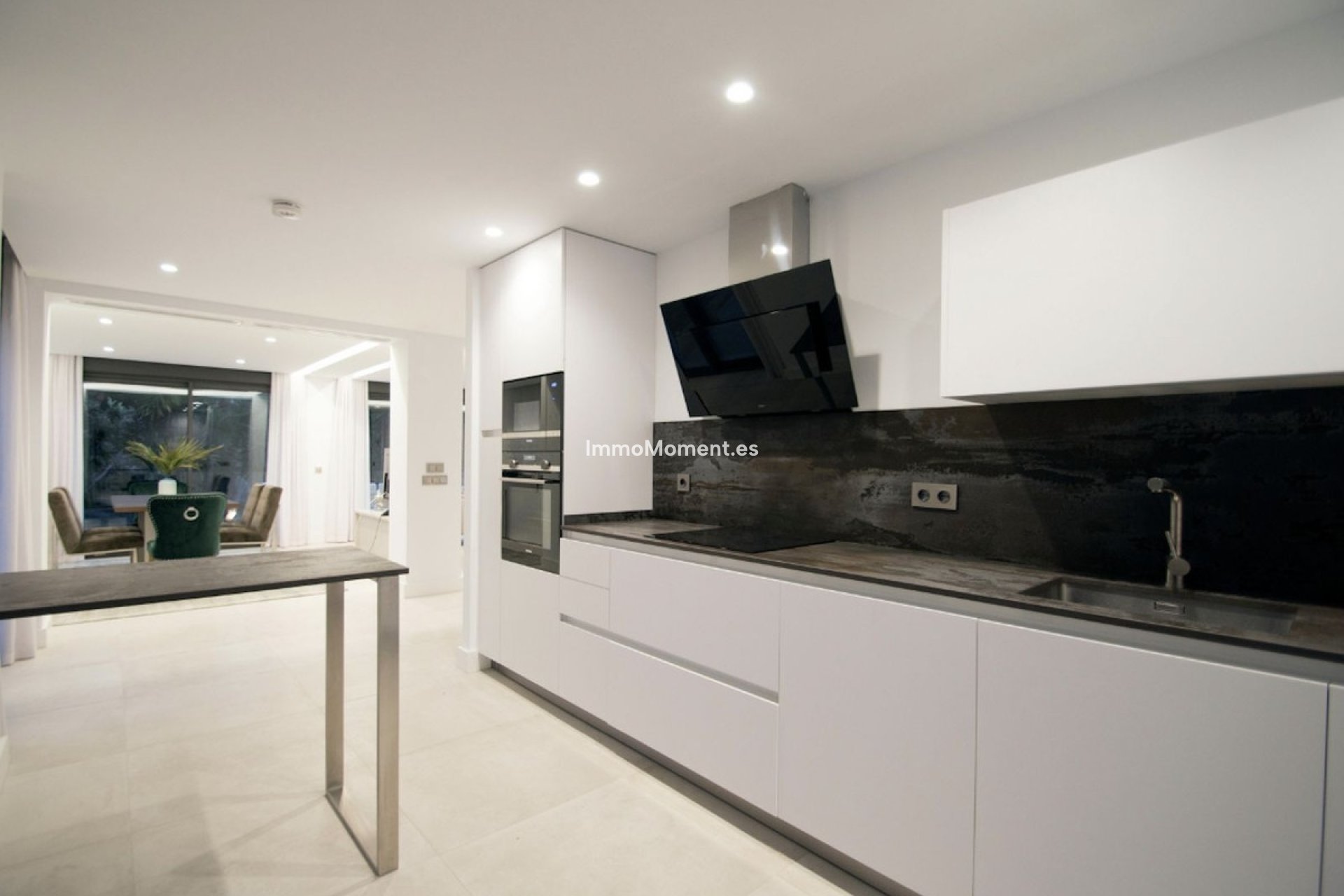 Resale - Detached villa - Marbella - Nueva Andalucía