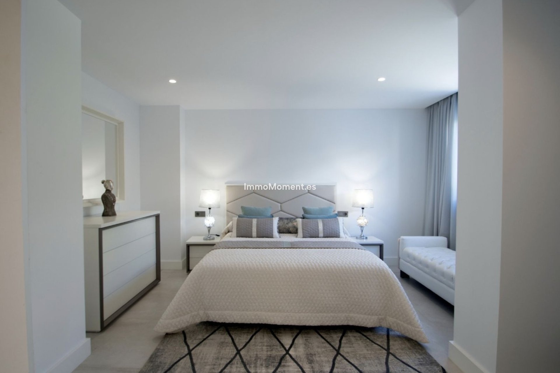 Resale - Detached villa - Marbella - Nueva Andalucía