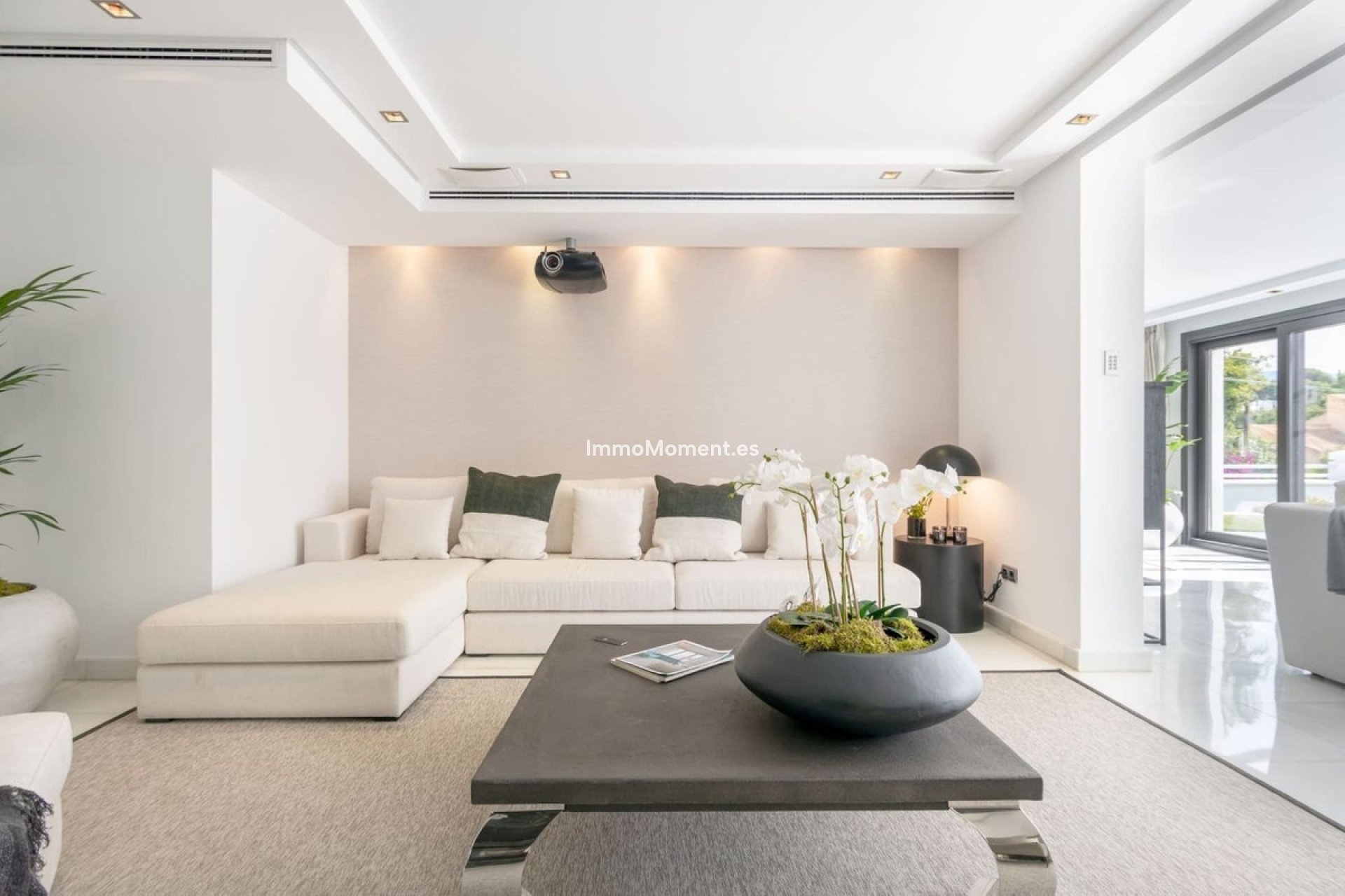 Resale - Detached villa - Marbella - Nueva Andalucía