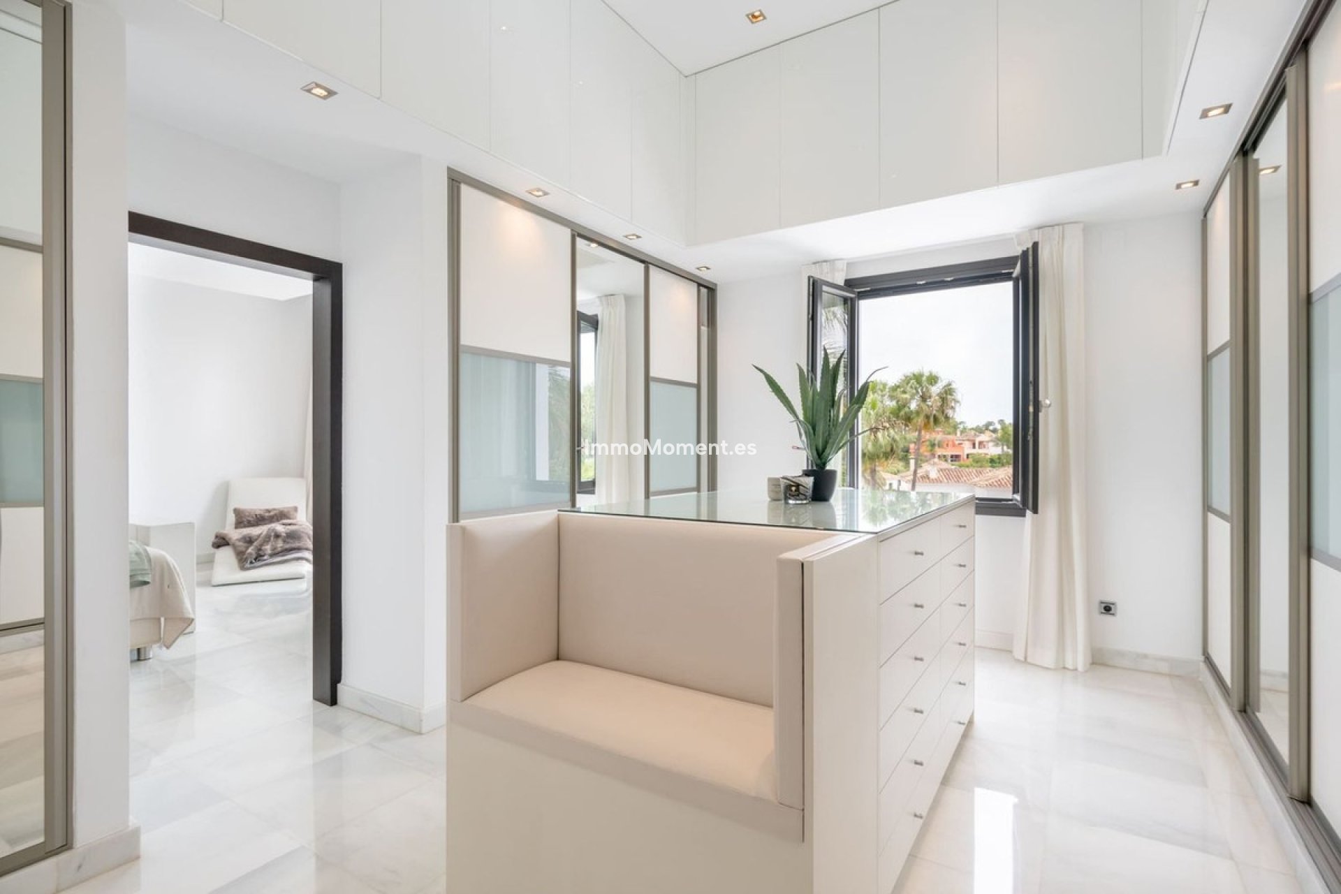 Resale - Detached villa - Marbella - Nueva Andalucía