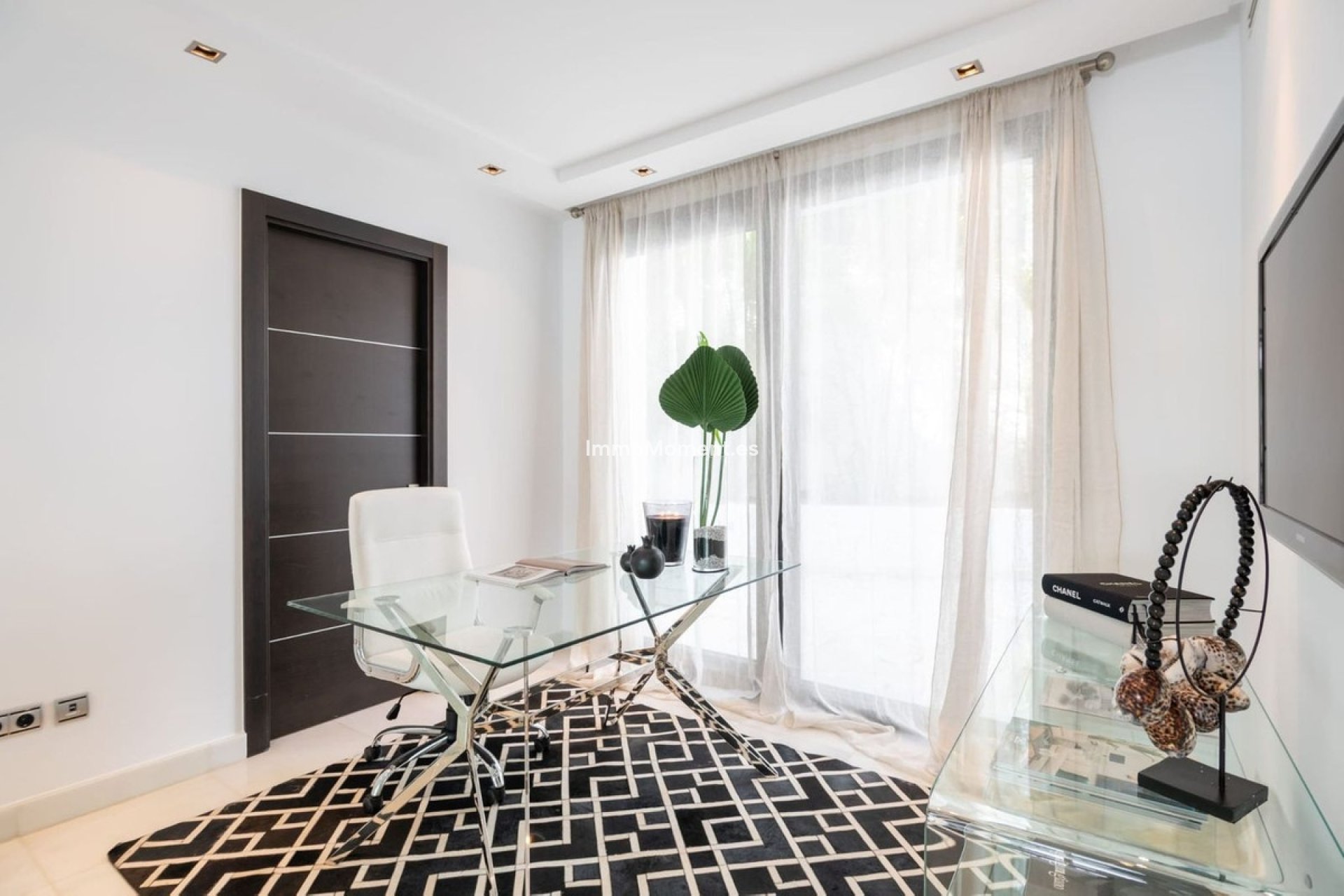 Resale - Detached villa - Marbella - Nueva Andalucía