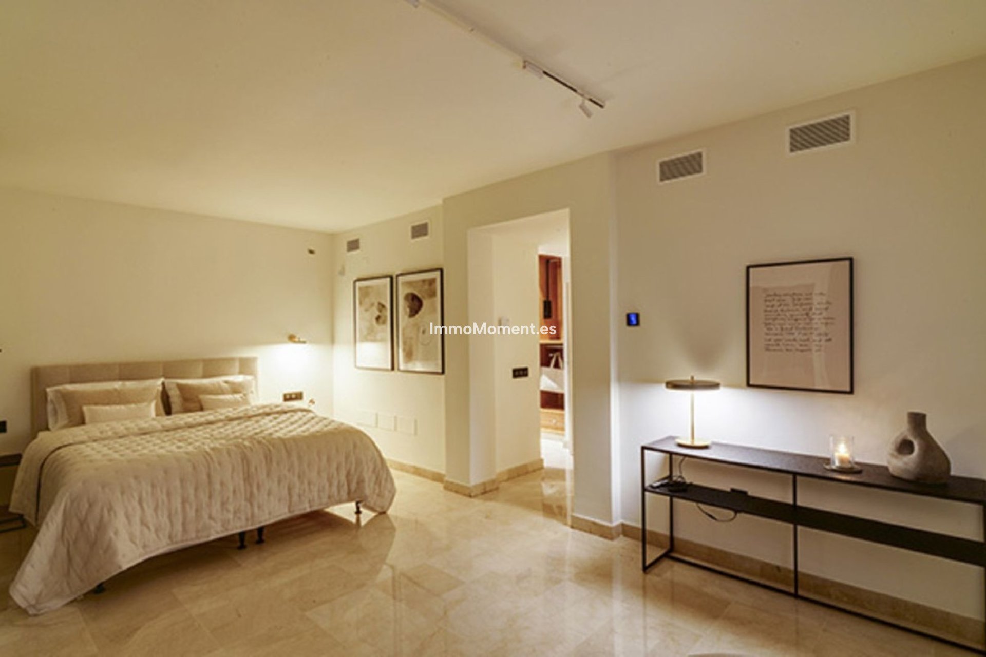 Resale - Detached villa - Marbella - Nueva Andalucía