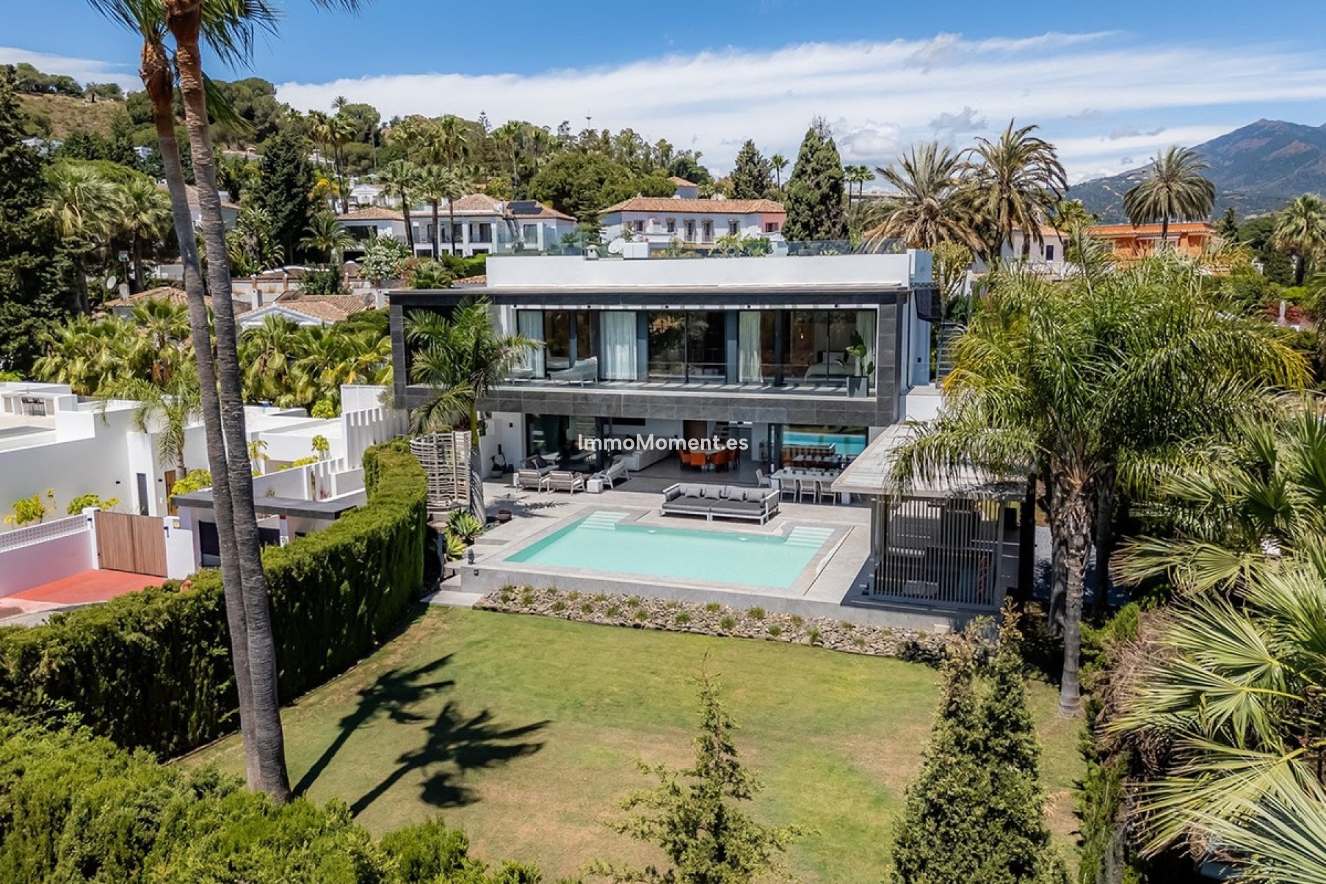 Resale - Detached villa - Marbella - Nueva Andalucía