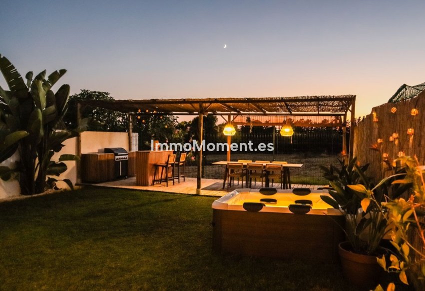 Resale - Detached villa - Marbella - Nueva Andalucía