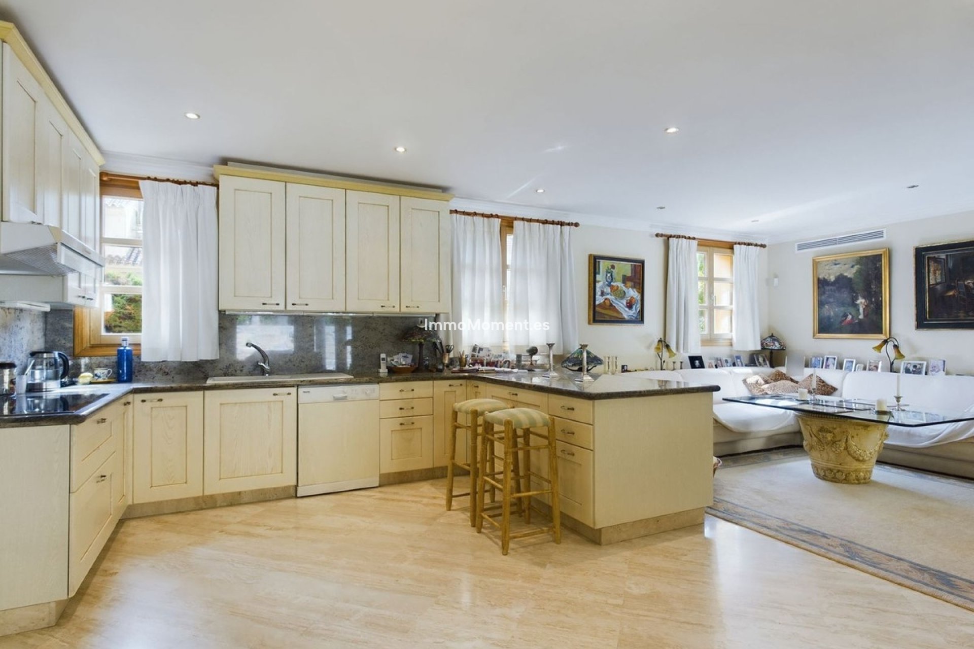 Resale - Detached villa - Marbella - Nueva Andalucía