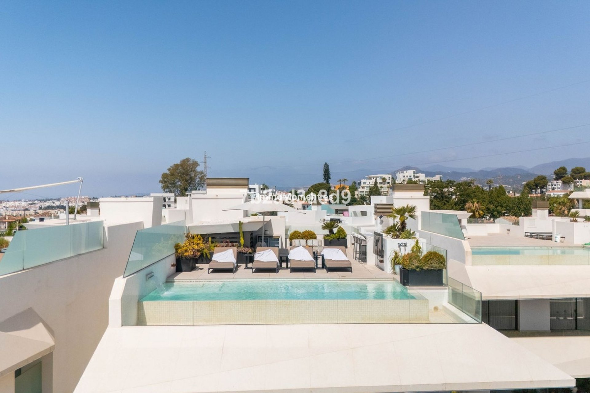 Resale - Detached villa - Marbella - Nueva Andalucía