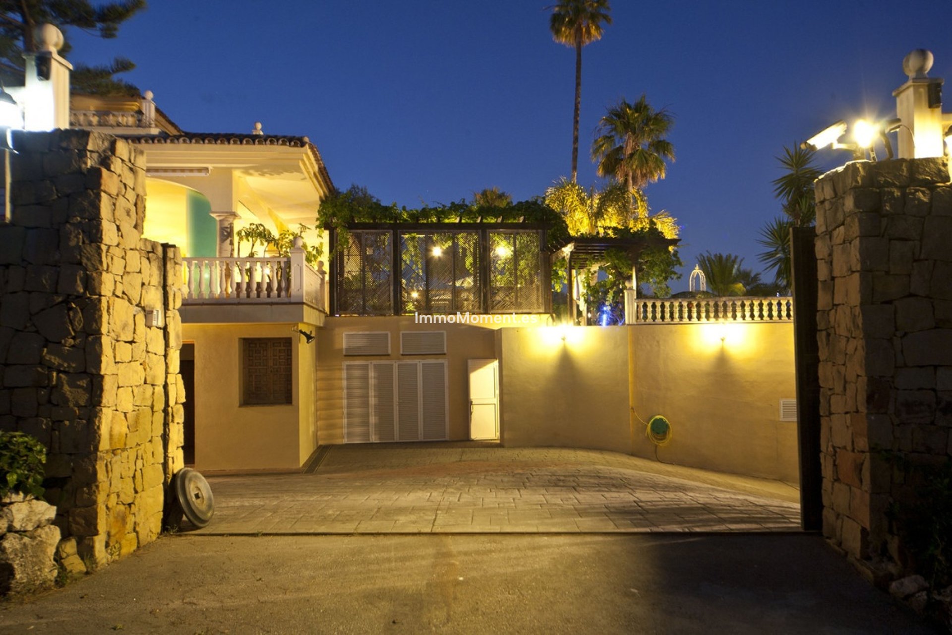 Resale - Detached villa - Marbella - Nueva Andalucía