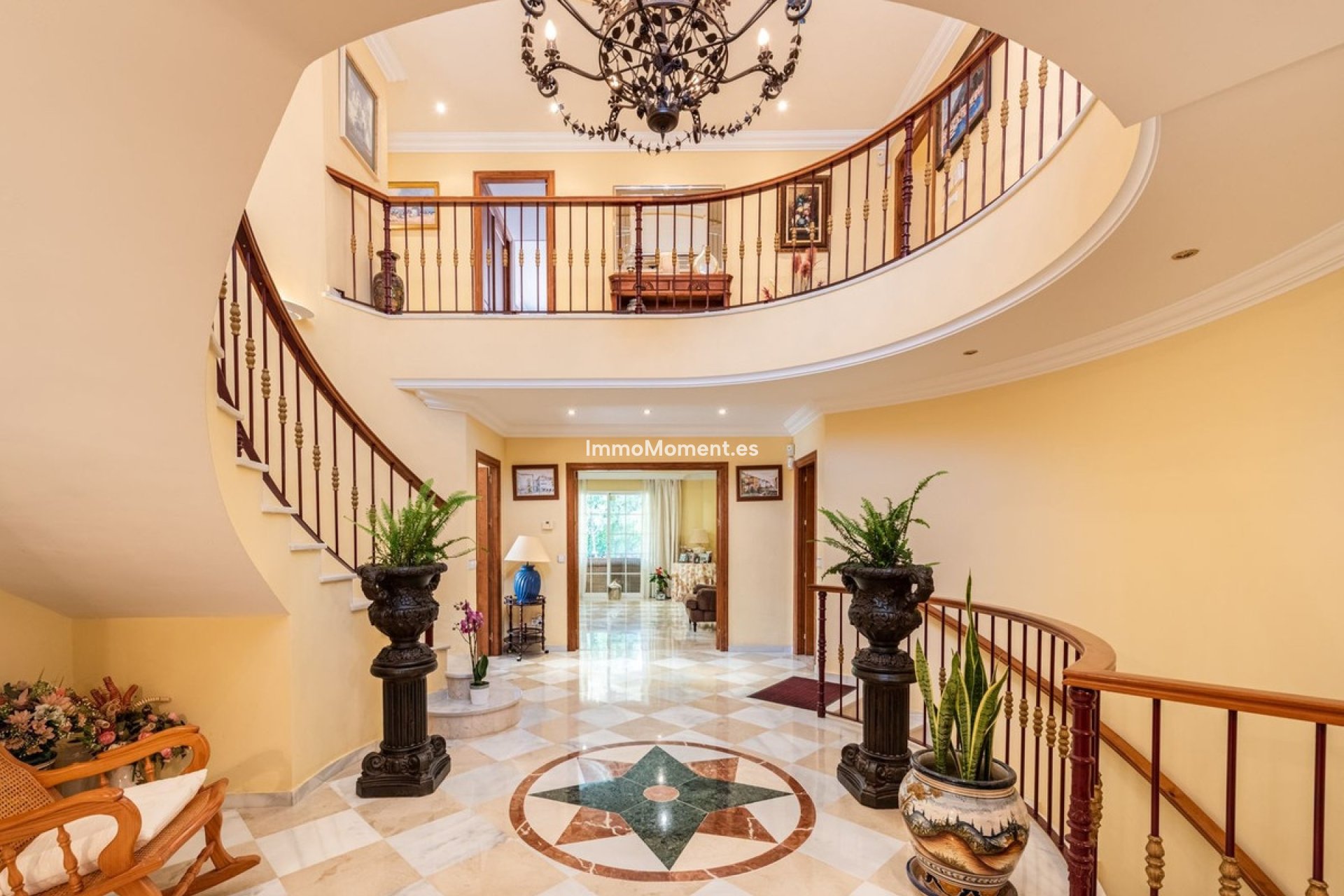 Resale - Detached villa - Marbella - Nueva Andalucía