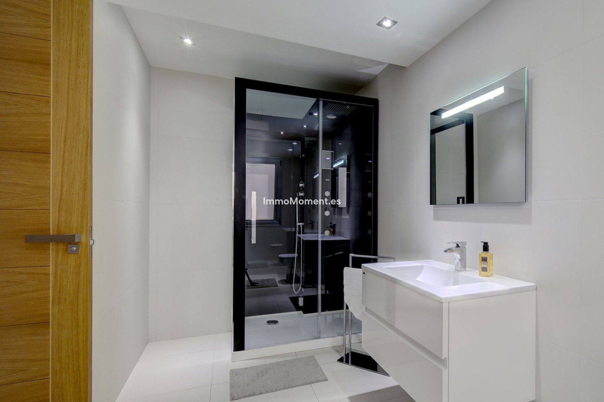 Resale - Detached villa - Marbella - Nueva Andalucía