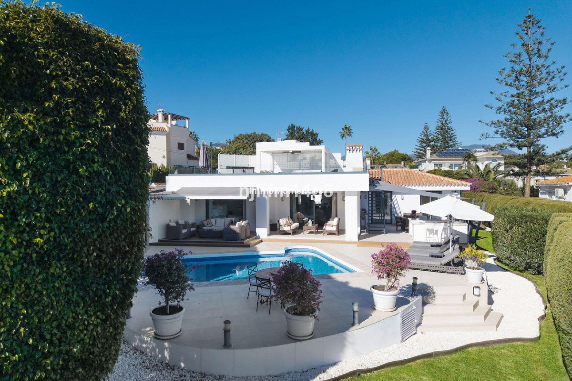 Resale - Detached villa - Marbella - Nueva Andalucía