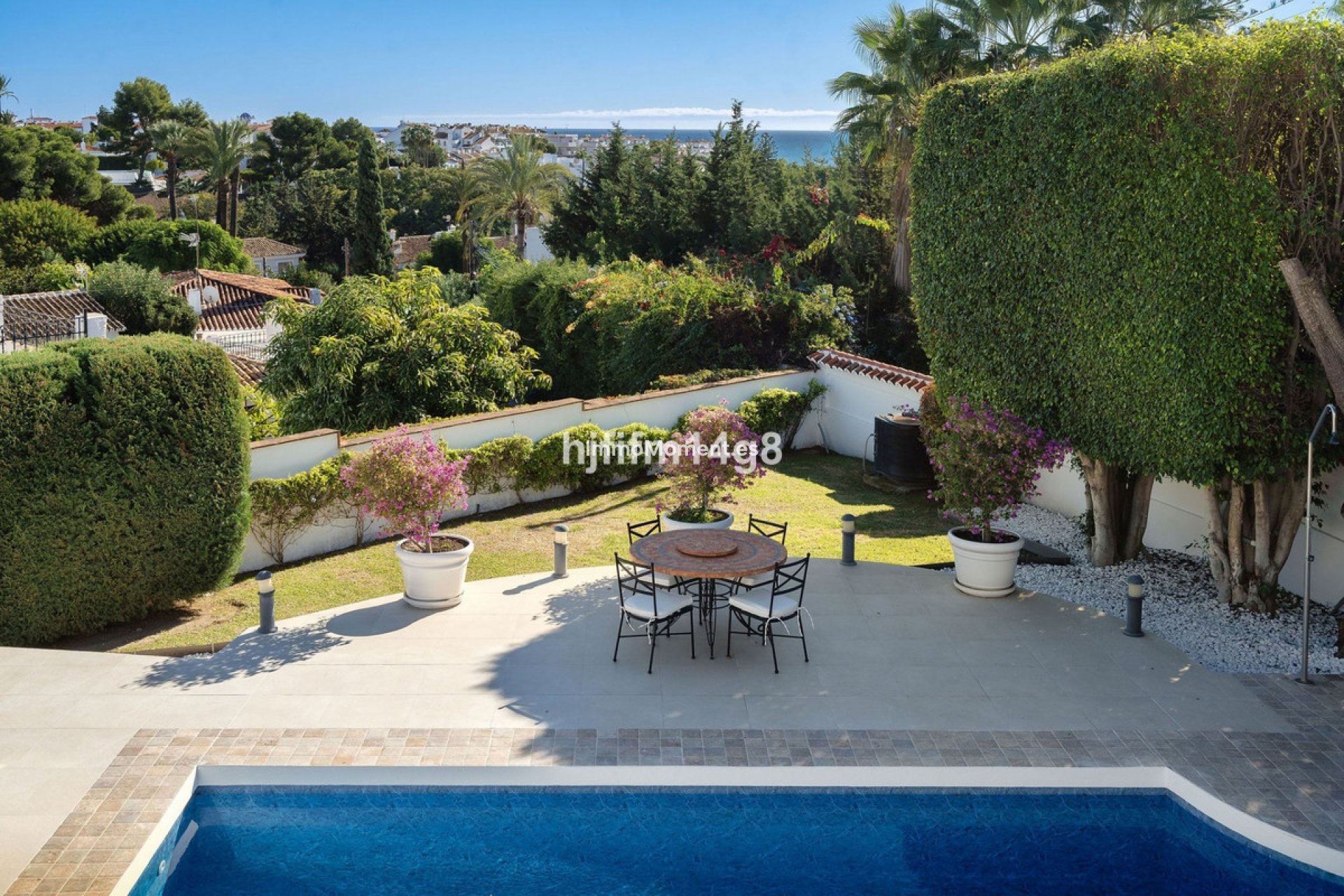 Resale - Detached villa - Marbella - Nueva Andalucía