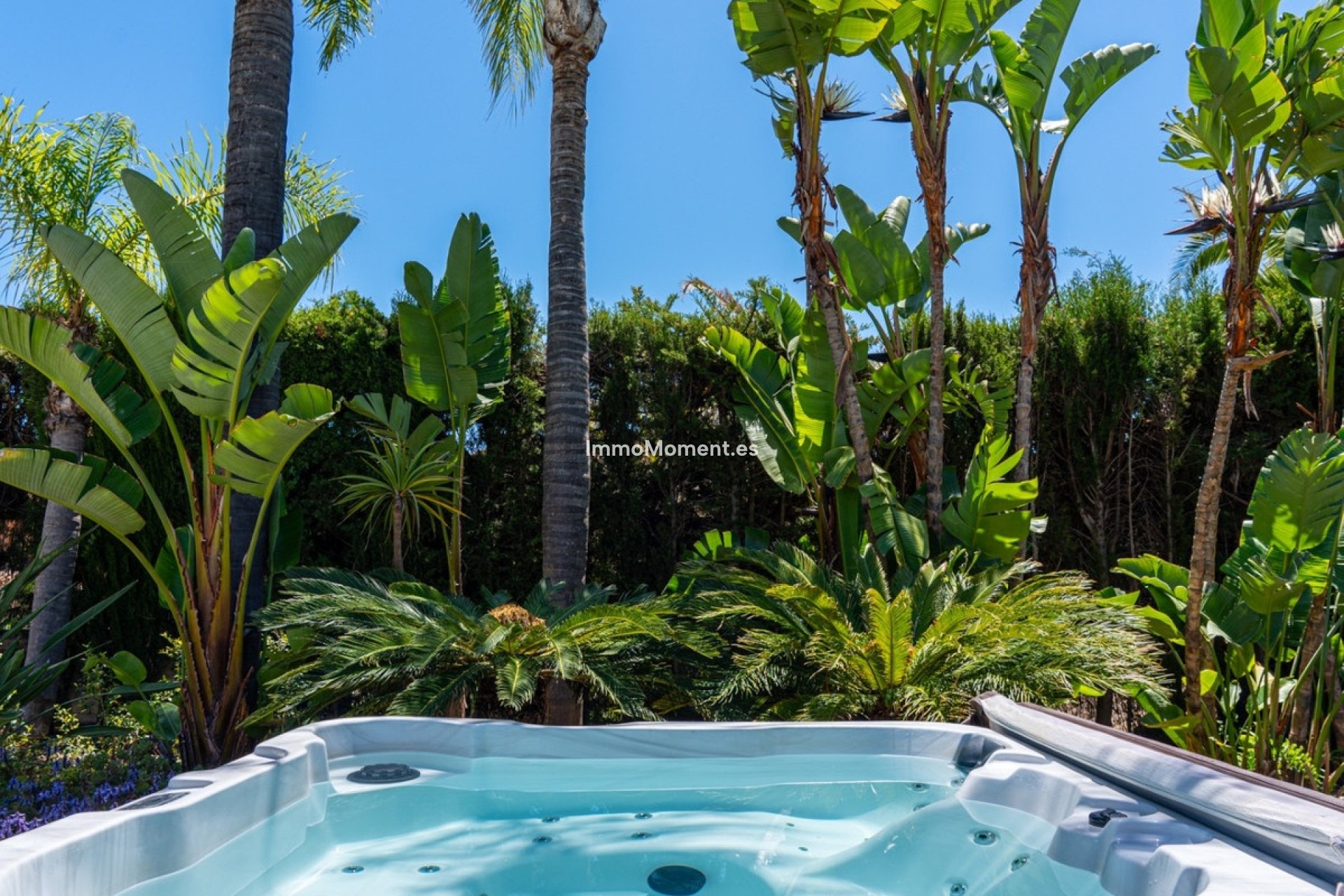 Resale - Detached villa - Marbella - Nueva Andalucía