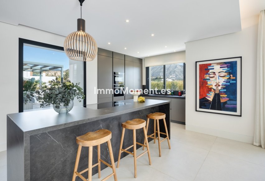 Resale - Detached villa - Marbella - Nueva Andalucía
