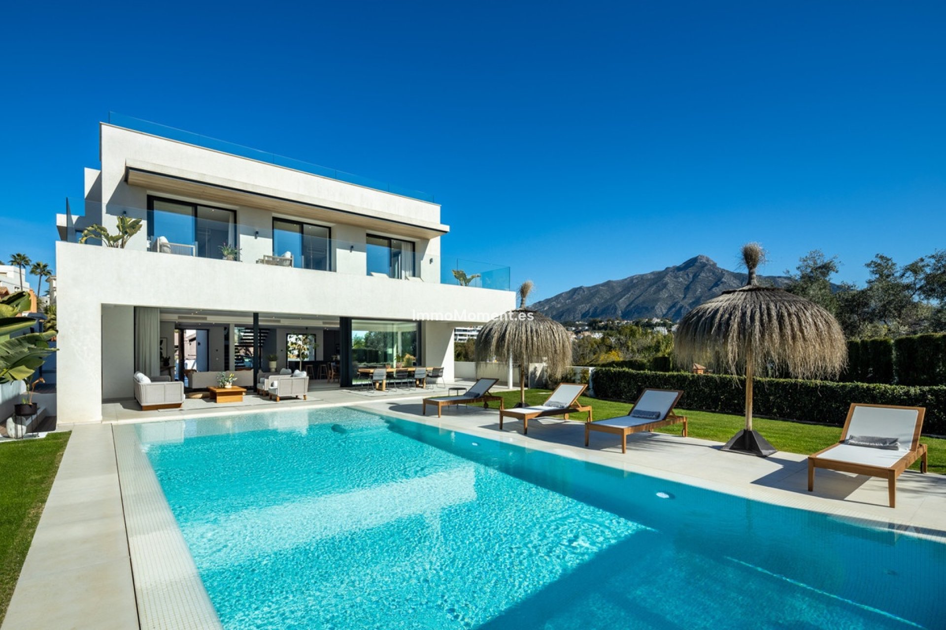 Resale - Detached villa - Marbella - Nueva Andalucía