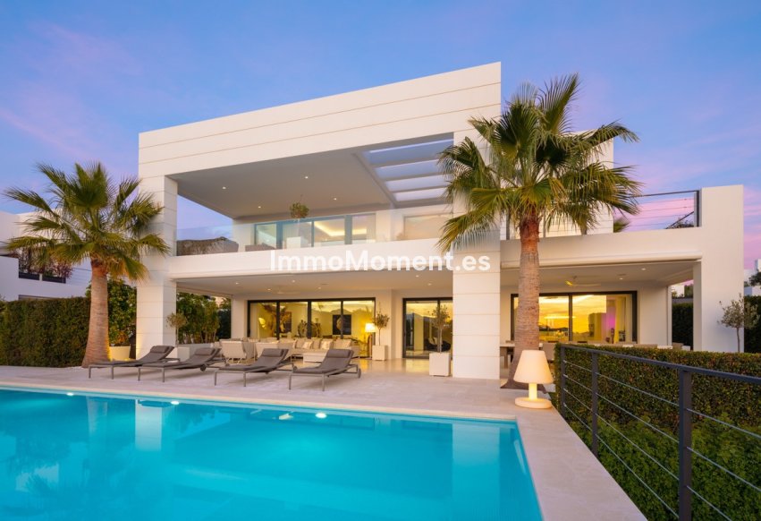 Resale - Detached villa - Marbella - Nueva Andalucía